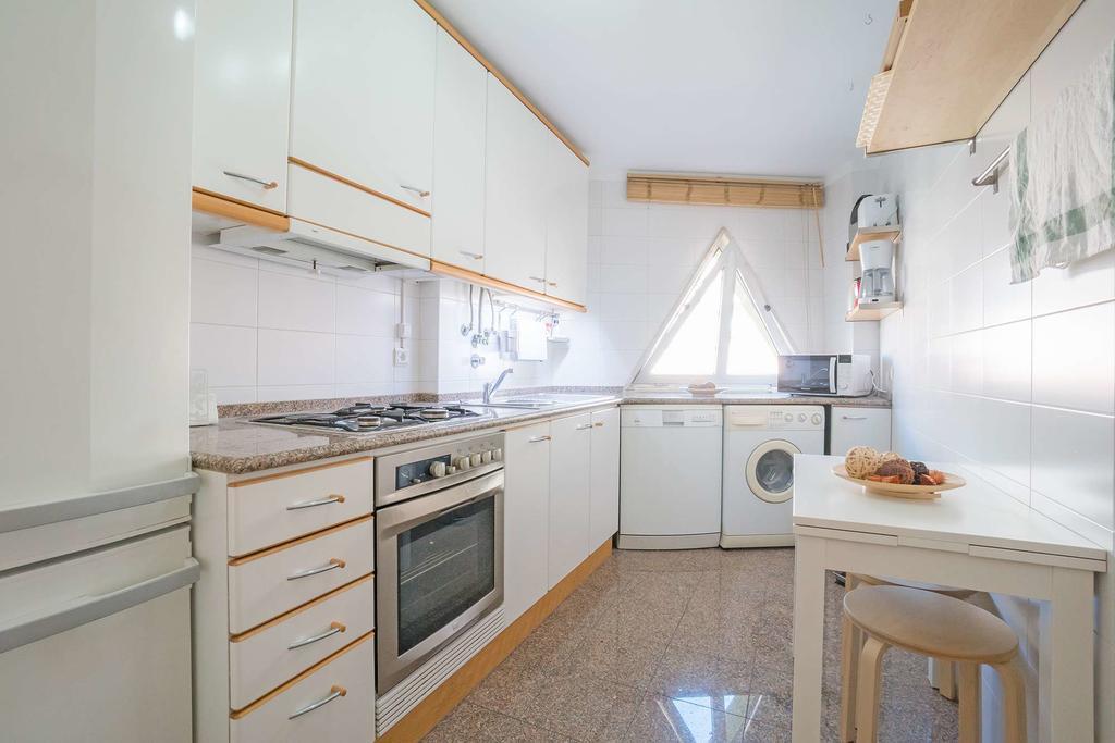 1-Minute Walk To The Metro And 2 To The Supermarket Лісабон Екстер'єр фото