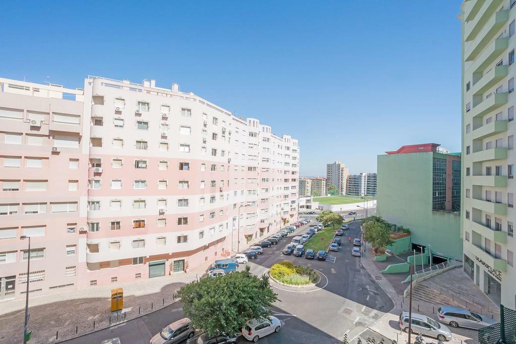 1-Minute Walk To The Metro And 2 To The Supermarket Лісабон Екстер'єр фото